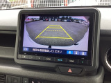 バックも安心のバックカメラ付いています。バックカメラがあると、いつでも安全にバックできますね。死角も減ります。