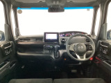 【前方視界】開放的な前方視界!運転がしやすく疲れにくいです♪窓が大きく、見通しがとっても良いおクルマですよ♪