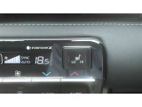 運転席、助手席シ-トにはシ-トヒ-タ-が付いているので、寒い朝も快適〜♪