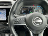 ナビの音量など車両情報を手元で操作できるハンドルスイッチ付き。