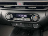 オートエアコンで快適な車内温度を演出してくれます!