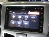 ナビゲーションは純正メモリーナビを装着しております。AM、FM、CD、DVD再生、Bluetooth、フルセグTVがご使用いただけます。初めて訪れた場所でも安心ですね!