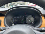 スッキリしたデザインのメーターは運転時の視線移動が少なくて済むので、安全性にも一役かってくれます。
