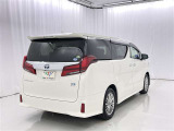 沢山乗れるのがこの車の魅力!2台で移動しないと・・・なんて時もこの車なら1台で!大活躍です♪