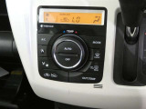 オートエアコン装備です。オートで空調を行ってくれるので車内は、とっても快適!だからドライブもさらに楽しい!