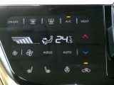 快適オートエアコン付♪設定温度をキープし車内を快適な温度に保ちます♪