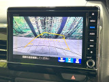 【バックカメラ】駐車時に後方がリアルタイム映像で確認できます。大型商業施設や立体駐車場での駐車時や、夜間のバック時に大活躍!運転スキルに関わらず、今や必須となった装備のひとつです!