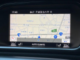 【純正HDDナビゲーション】地上デジタルTV放送、CD/DVD再生はもちろん、Bluetoothオーディオなど多彩なメディアに対応!ご納車時には最新の地図データへ無料更新。