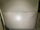 シートバックポッケト。散乱しがちな小物を収納するのに便利です。