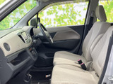 運転しやすいシンプルな内装。操作もスムーズに行えます。日常の運転をサポートする使いやすさが魅力です。