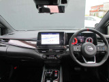 ノートオーラの運転席廻りになります。
