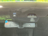 【シティブレーキアクティブシステム】低速走行中に前方の車両等を認識し、衝突しそうな時は警報とブレーキで衝突回避と被害軽減をアシスト。より安全にドライブをお楽しみいただけます。