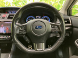 握りやすいステアリングで、快適なドライビングを実現。操作性にも優れており、スムーズな運転をサポートします。