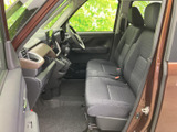 運転しやすい視界と、操作しやすい配置が特徴です。快適なドライビングをサポートする機能も充実。安全運転をサポートします。