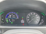 視認性の高いメーター類が、運転に必要な情報を的確に伝えます。走行状況を把握しやすく、安全運転をサポートします。運転に集中できます。