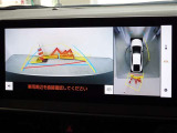 バックガイドモニターを装備しています、車庫入れもラクラクです。パノラミックビューモニターを搭載しています、上からの画像も表示されます。