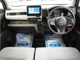 運転にかかわる様々な操作を安全に行えるように視点移動が少なく、操作性に配慮されたスイッチ類が凝縮されたコクピットです。