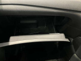 車検証入れになどにも使える便利な収納BOXあります。