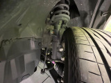お車を安心してお乗りいただく為には、足回りの定期点検が欠かせません。サービスサポート(有償保証)では無料点検もご提供しており、安心のカーライフをお過ごしいただけるサポート体制が整っています。