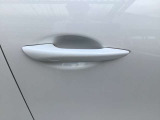 キーをポケットに入れたままでもドアのロック&アンロックができ、雨の日や、荷物の多い日に大活躍!