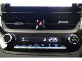 ★エアコンはオートタイプが装着済みです!オートモードにしておけば、車内温度を設定するだけで風の料や吹き出し口の切り替えを機械が行ってくれます!一年中快適な環境を作れますよ♪