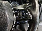 ステアリング右側には、運転支援機能を手元で操作できるスイッチ類を配置しています