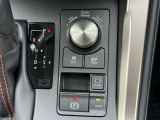 ★電動パーキングブレーキ★スイッチで作動・解除。「P」シフトで自動作動、「P」シフト以外にシフトで解除されるオート機能!