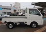悪路に強い4WD軽トラが入庫♪3方開で使い勝手も◎安全装備も充実しています!