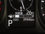 外気温や燃料残から予測される残り走行可能距離など表示されます。