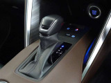電動パーキングブレーキ・ブレーキホールドを装備してます。ホールド機能は信号待ちが多い一般道で疲労軽減になり、大好評です!