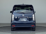 現車を確認できる方へ販売いたします。当社サービススタッフにて純正部品を使い点検整備を実施し、その後、ご納車させていただきますのでご安心してご利用いただけます。