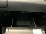 車検証入れになどにも使える便利な収納BOXあります。