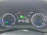見やすいメーターパネルは、運転に必要な情報を正確に伝えます。ディスプレイ表示を自分好みにカスタマイズして、個性を演出できます。