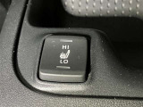 寒い季節もスイッチ一つでシートがポカポカに!これはかなり快適です!運転席と助手席にございます!!!