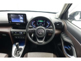 スポーティームード溢れる運転席周りですね。 クイックなドライビングに対応できるよな運転席回りになっています。 ドライブがますます楽しくなりますね!