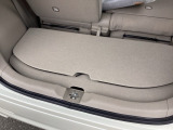 アイデア次第でいろいろな使い方ができる広くて使い勝手のいい荷室。