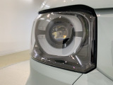 LEDヘッドライトは、点灯の瞬間から最大光量を発揮し、突然暗くなるトンネルなどでの安定感を高めます。