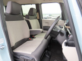 運転席の高さを変更できるので、体格に合わせた位置で運転できます!