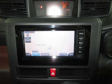 ナビは純正品。ワンセグテレビ・CD・Bluetooth・SDオーディオ・スマホ・外部入力・ハンズフリー電話対応。