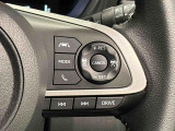 エコ走行モードへの切り替えが可能なステアリングスイッチに加え、高速道路を快適に走行できる全車速追従機能付ACC(アダプティブクル-ズコントロ-ル)スイッチが付いています(^^♪