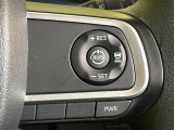 【アダプティブクルーズコントロール】高速道路での長距離走行が楽に!!自動で速度を保つクルーズコントロールが、衝突軽減システムと連携し、前方の車両を感知して車間を保つように速度調節してくれます!!