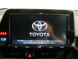 ディスプレイオーディオを装備。スマホとクルマをつなぐことで、これまでのナビに加えて、いろんなサービスが楽しめます。