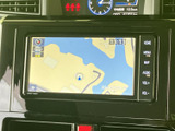 鮮明な地図表示で、道に迷う心配はありません。スムーズなルート案内で、目的地まで安心して走行できます。運転に集中できる環境が整っています。