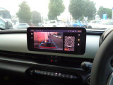 タッチスクリーンをタップ・スワイプするだけですべての機能を呼び出せます。AppleCarPlayおよびAndroid Auto対応。