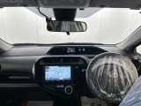 落ち着いたカラーの内装で、ゆったりと運転したい方に。