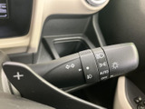 操作しやすいウインカーレバーは、正確な合図を送り、安全運転をサポートします。オートリターン機能も搭載し、スムーズな運転操作を可能にします。