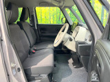 運転席シート廻りは使用感も少なく、良好な状態となっています。前オーナー様が丁寧に使っていたことがよくわかりますね。