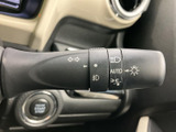 操作しやすい位置に配置されたウインカーレバー。スムーズな操作で、安全な車線変更をサポートします。