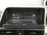 スマートな開閉式ナビ!!CDやDVDを挿入するときだけ画面を開くので、見た目もとってもスマートです。