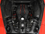 V8ツインターボエンジンからは、720cvのパワーを出力します。